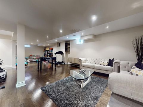 Photo 33 at 74 Foresta Drive, Vellore Village, Vaughan