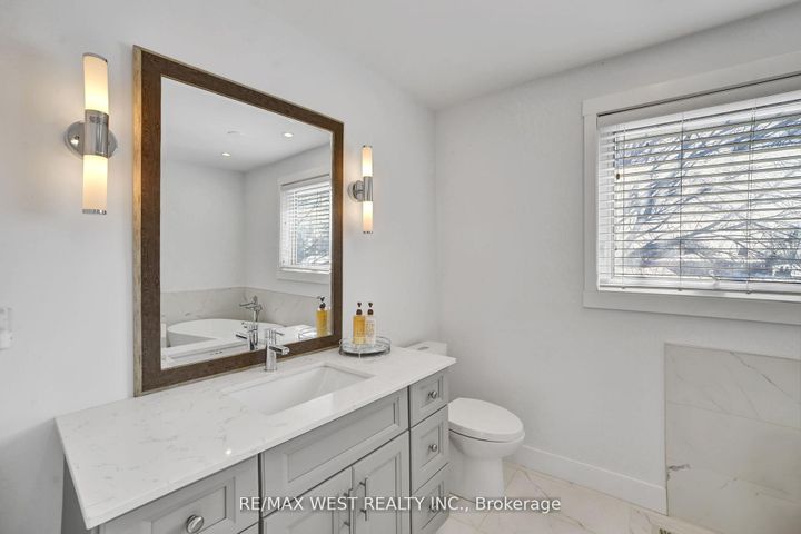 Photo 9 at 306 Pinegrove Road, WO West, Oakville