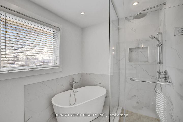 Photo 10 at 306 Pinegrove Road, WO West, Oakville