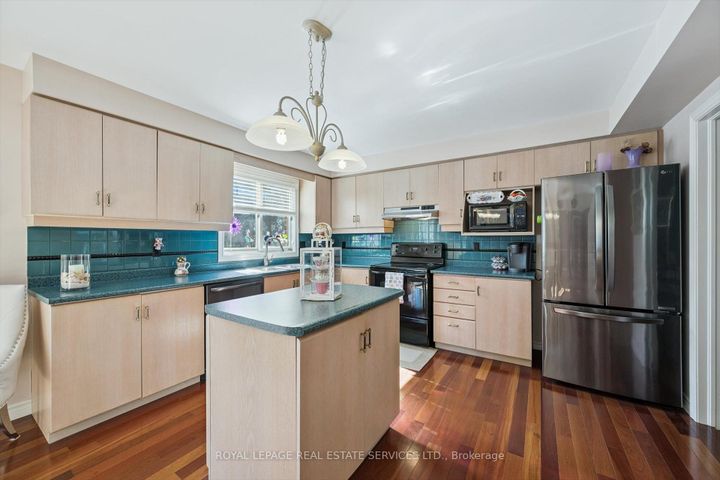 Photo 8 at 2020 Peak Place, RO River Oaks, Oakville