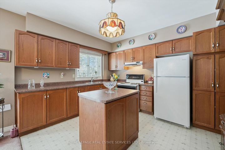 Photo 38 at 2020 Peak Place, RO River Oaks, Oakville