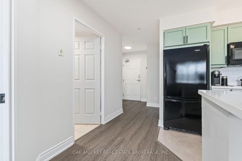 Photo 5 at 613 - 245 Davisville Avenue, Mount Pleasant West, Toronto