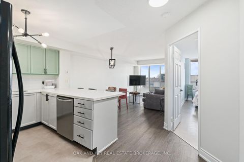 Photo 11 at 613 - 245 Davisville Avenue, Mount Pleasant West, Toronto