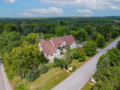 Photo 3 at 2 Kingswood Drive, King City, King