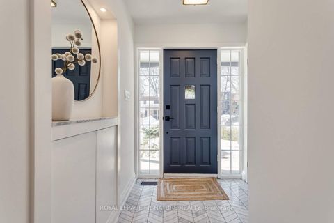 Photo 4 at 5 Georgian Court, Mount Pleasant East, Toronto