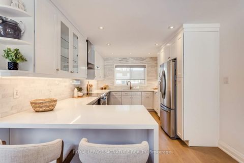 Photo 12 at 5 Georgian Court, Mount Pleasant East, Toronto