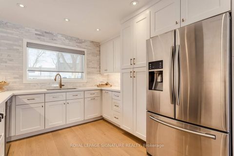 Photo 14 at 5 Georgian Court, Mount Pleasant East, Toronto