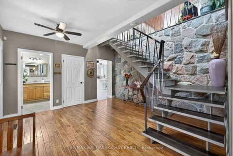 Photo 12 at 39 Highfield Crescent, Historic Lakeshore Communities, Georgina