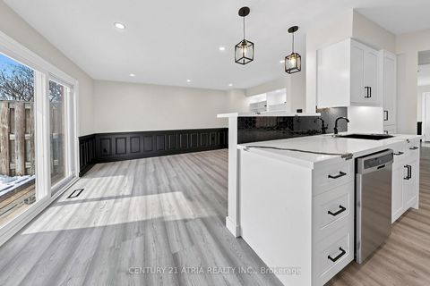 Photo 7 at 35 Anderson Place, Aurora Highlands, Aurora