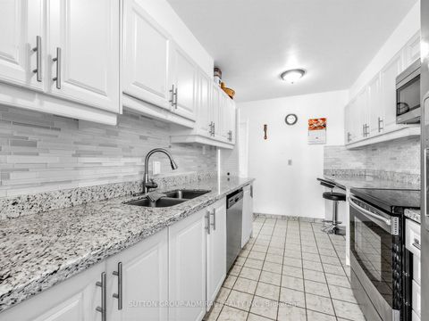 Photo 4 at 505 - 130 Neptune Drive, Lawrence, Toronto