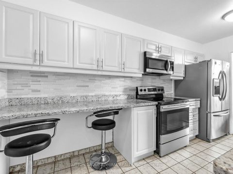 Photo 5 at 505 - 130 Neptune Drive, Lawrence, Toronto