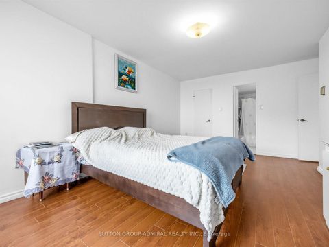 Photo 18 at 505 - 130 Neptune Drive, Lawrence, Toronto