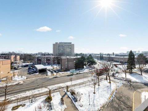 Photo 24 at 505 - 130 Neptune Drive, Lawrence, Toronto