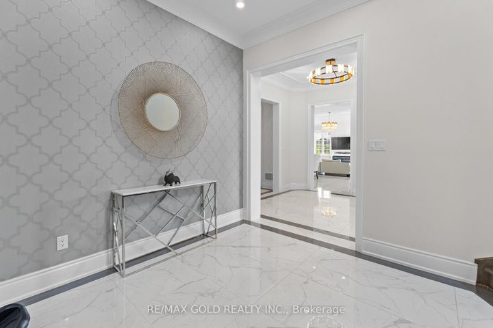 Photo 7 at 40 Autumn Olive Way, Toronto Gore Rural Estate, Brampton