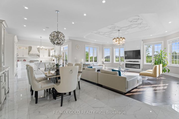 Photo 12 at 40 Autumn Olive Way, Toronto Gore Rural Estate, Brampton