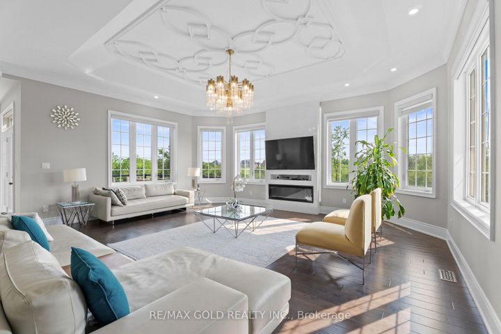 Photo 13 at 40 Autumn Olive Way, Toronto Gore Rural Estate, Brampton