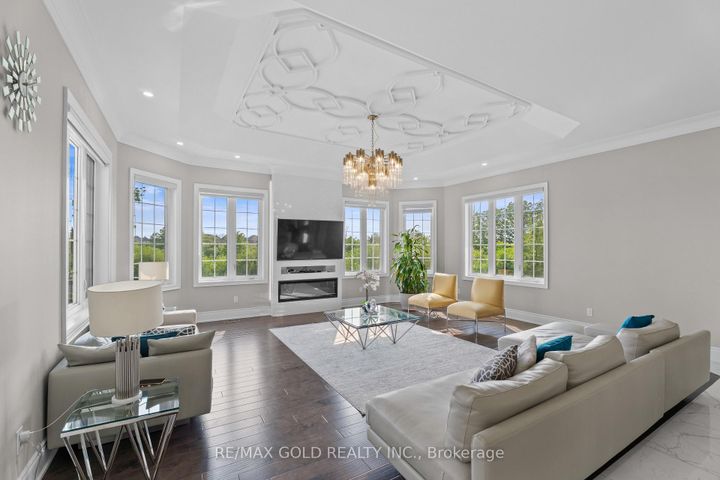 Photo 15 at 40 Autumn Olive Way, Toronto Gore Rural Estate, Brampton