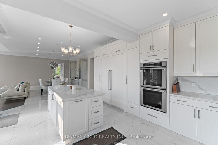 Photo 18 at 40 Autumn Olive Way, Toronto Gore Rural Estate, Brampton