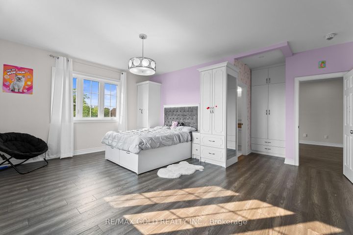 Photo 25 at 40 Autumn Olive Way, Toronto Gore Rural Estate, Brampton