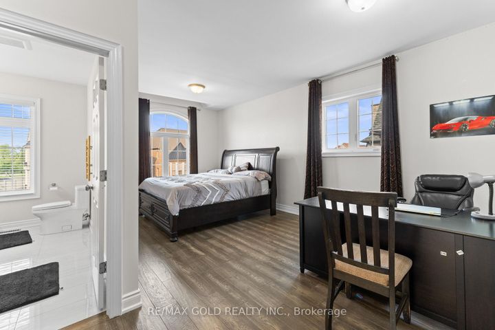 Photo 26 at 40 Autumn Olive Way, Toronto Gore Rural Estate, Brampton