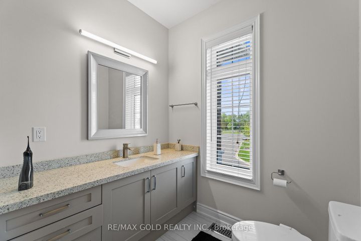 Photo 27 at 40 Autumn Olive Way, Toronto Gore Rural Estate, Brampton