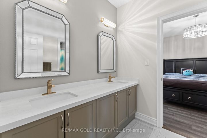 Photo 30 at 40 Autumn Olive Way, Toronto Gore Rural Estate, Brampton