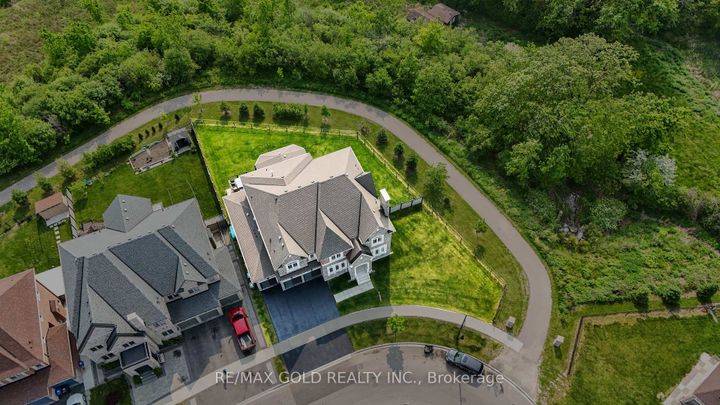 Photo 32 at 40 Autumn Olive Way, Toronto Gore Rural Estate, Brampton