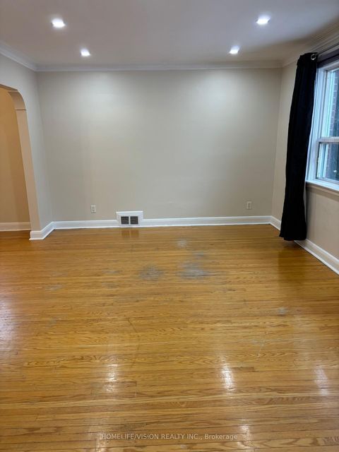 Photo 5 at 34 Inniswood Drive, Maryvale, Toronto