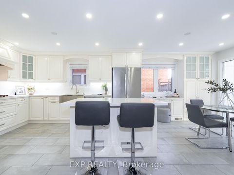 Photo 11 at 84 Lagani Avenue, Doncrest, Richmond Hill