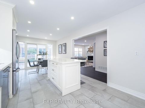Photo 13 at 84 Lagani Avenue, Doncrest, Richmond Hill