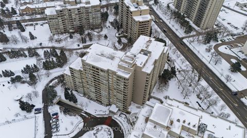 Photo 25 at 1501 - 11 Townsgate Drive, Yorkhill, Vaughan