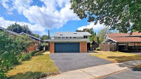 Photo 1 at 10 Arlene Crescent, Bendale, Toronto