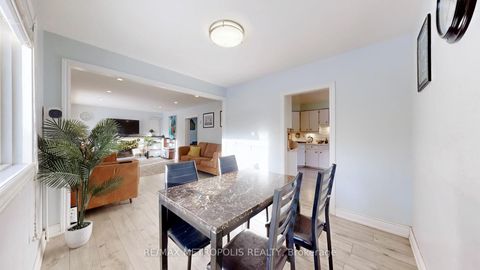 Photo 9 at 10 Arlene Crescent, Bendale, Toronto