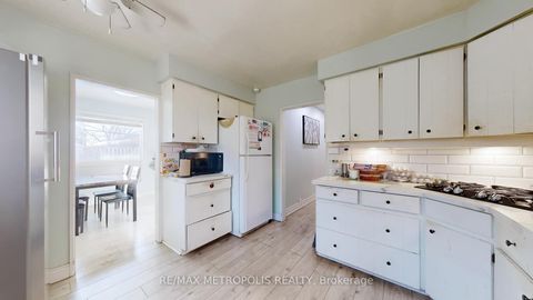 Photo 11 at 10 Arlene Crescent, Bendale, Toronto