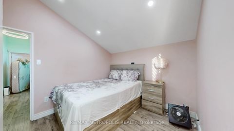 Photo 20 at 10 Arlene Crescent, Bendale, Toronto