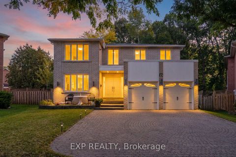 Photo 0 at 25 Pearl Gate Court, Doncrest, Richmond Hill