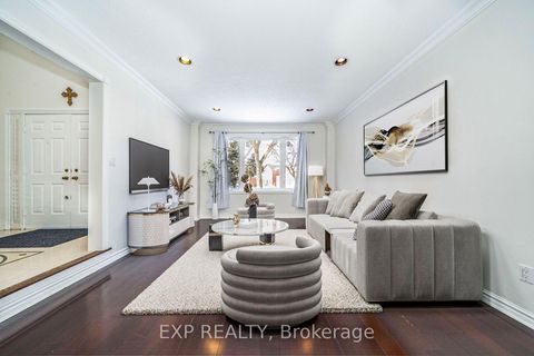 Photo 9 at 25 Pearl Gate Court, Doncrest, Richmond Hill