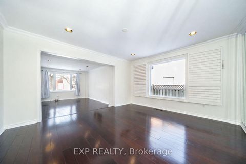 Photo 13 at 25 Pearl Gate Court, Doncrest, Richmond Hill