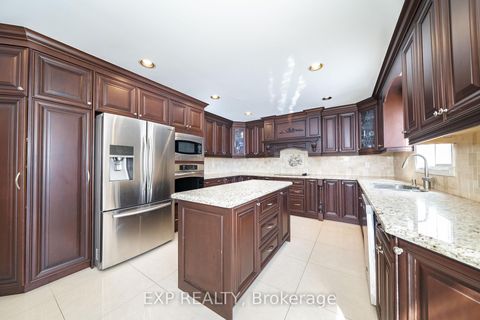 Photo 18 at 25 Pearl Gate Court, Doncrest, Richmond Hill