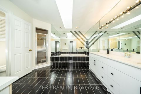 Photo 26 at 25 Pearl Gate Court, Doncrest, Richmond Hill