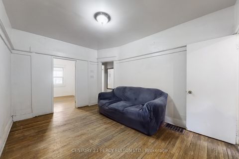 Photo 10 at 366 Coxwell Avenue, Coxwell, Toronto