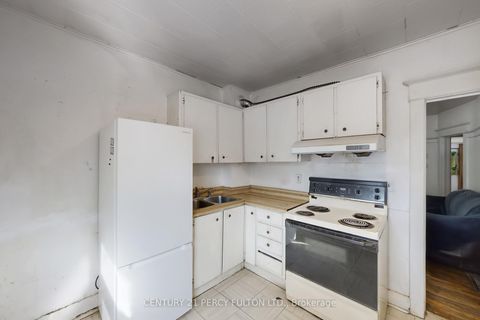 Photo 15 at 366 Coxwell Avenue, Coxwell, Toronto