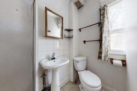 Photo 16 at 366 Coxwell Avenue, Coxwell, Toronto