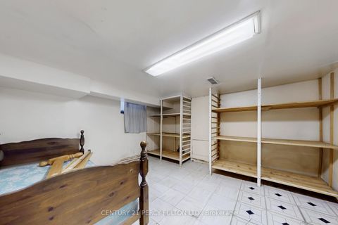 Photo 32 at 366 Coxwell Avenue, Coxwell, Toronto