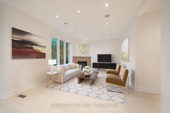 Photo 2 at 63 Concord Road, Beverley Glen, Vaughan