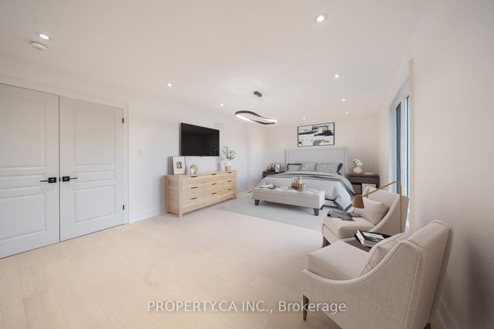 Photo 9 at 63 Concord Road, Beverley Glen, Vaughan