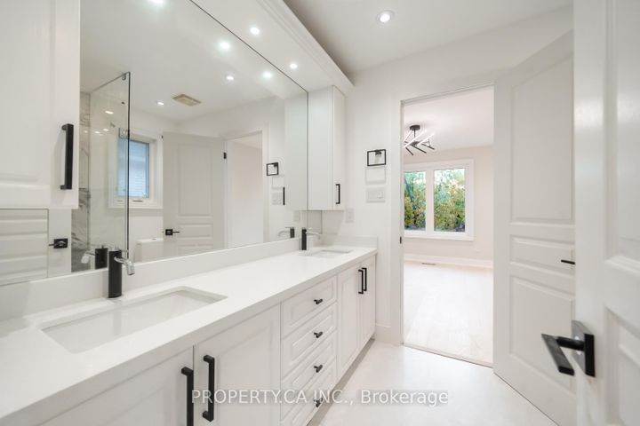 Photo 15 at 63 Concord Road, Beverley Glen, Vaughan