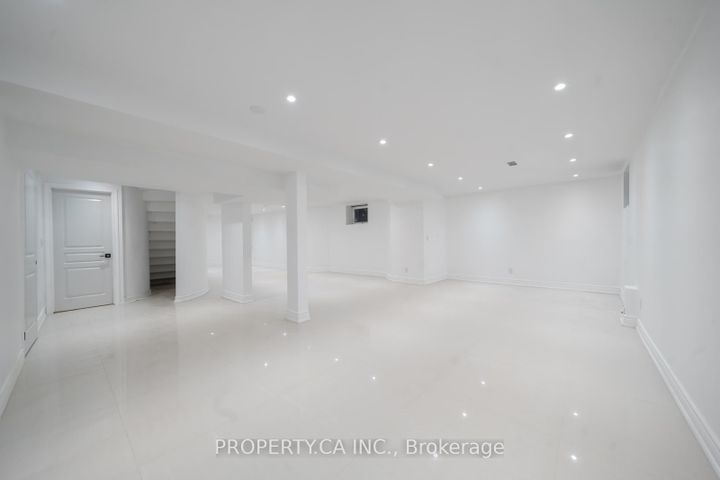 Photo 18 at 63 Concord Road, Beverley Glen, Vaughan