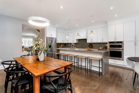 Photo 9 at 9 Chimney Swift Court, Rosethorn, Toronto