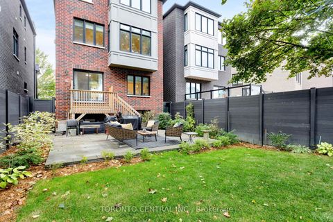 Photo 40 at 9 Chimney Swift Court, Rosethorn, Toronto